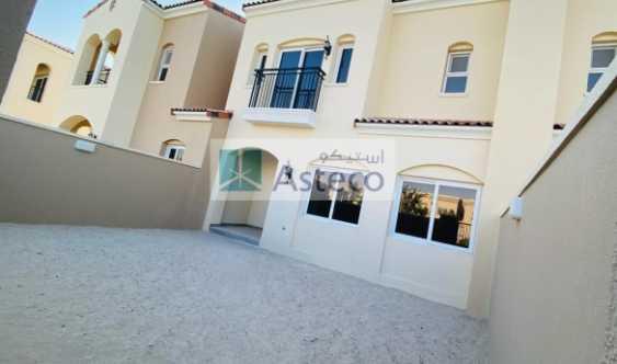 Open Kitchen 2 Bedrooms Townhouse With 2 Balcony
