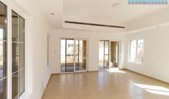 Modern Finish Spacious 3 Bedrooms Villa Desirable Area
