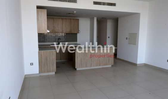 Spacious W Study Room Community Views in Dubai