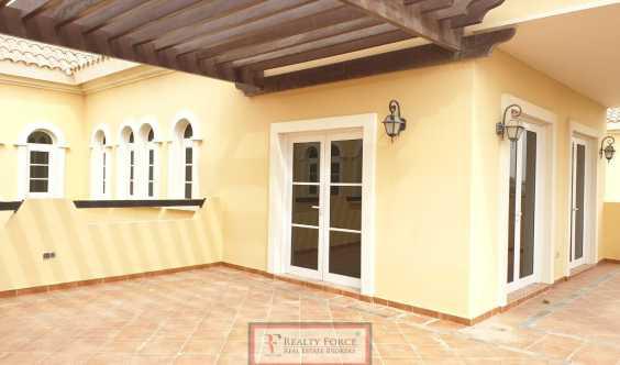 Single Row 5 Bedrooms Valencia Rented Centro