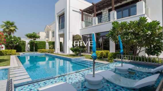 6 Bedrooms Modern Arabic Large Vacant in Dubai