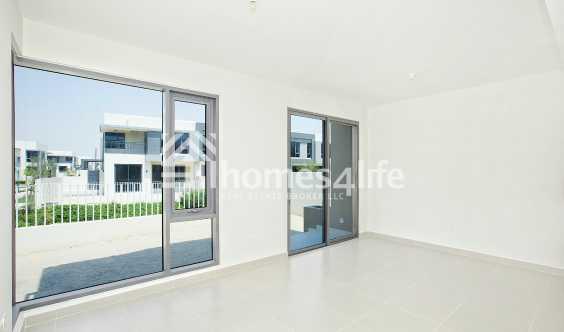 End Unit Type 2e Near To Pool And Park