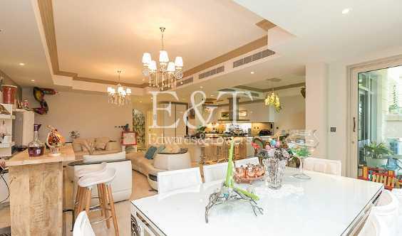 Upgraded And Roof Top Villa With Garden And Pool