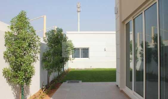 Modern Villa In Al Barsha 3 Private Swimming Pool
