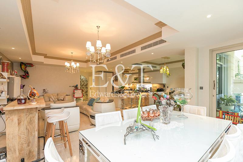 Upgraded And Roof Top Villa With Garden And Pool