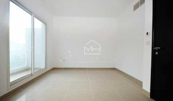 Ready To Move In 3+studyw Terrace In Reef