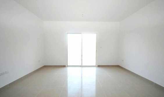 Single Row Prime Location Contemporary in Dubai