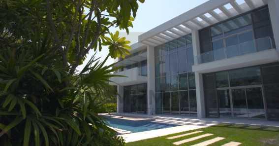 Vacant 5 Bedrooms Contemporary Burj Khalifa View