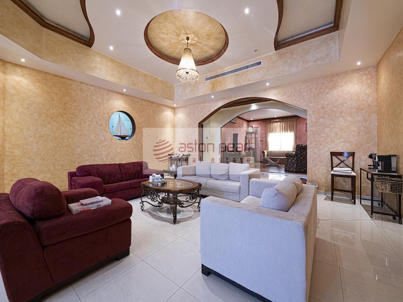 Private Villa Well Maintained Vacant On Transfer