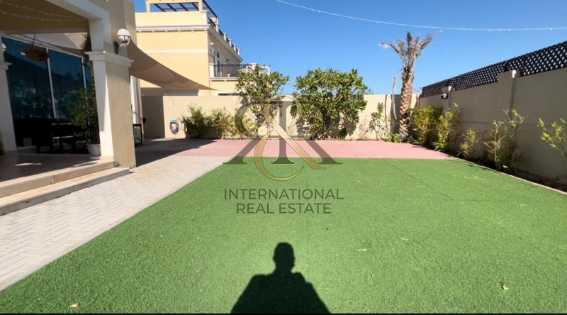 Spacious 4 Bedrooms Private Garden Highly Maintained