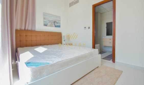 Superbly Furnished Single Row 3 Bedrooms Corner Unit