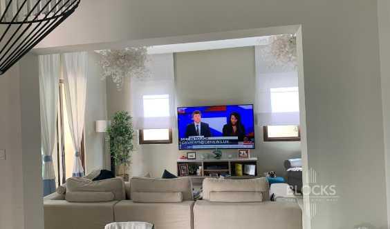 5 Bedrooms +maid Close To Pool Well Maintained