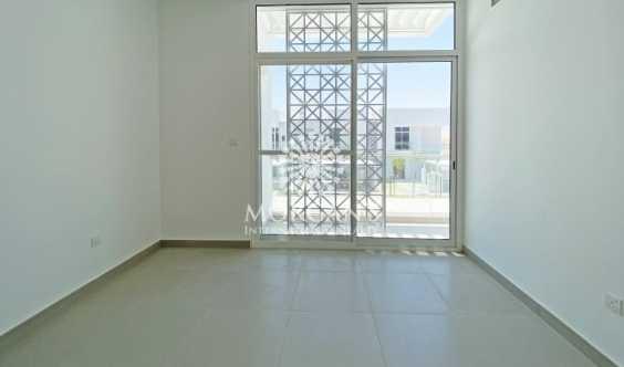 Luxurious 3 Bedrooms Corner Unit Large Plot
