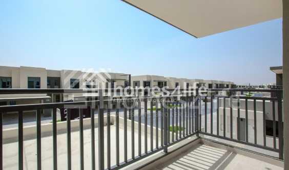 Full Park Green Patch Near To Pool And Park