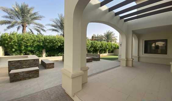 Vacant Single Row Great Outdoor Space in Dubai