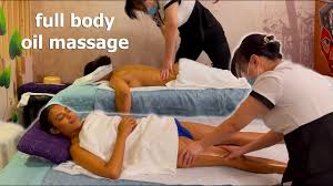 Couples Get Massage From Man Therapist,, in Dubai