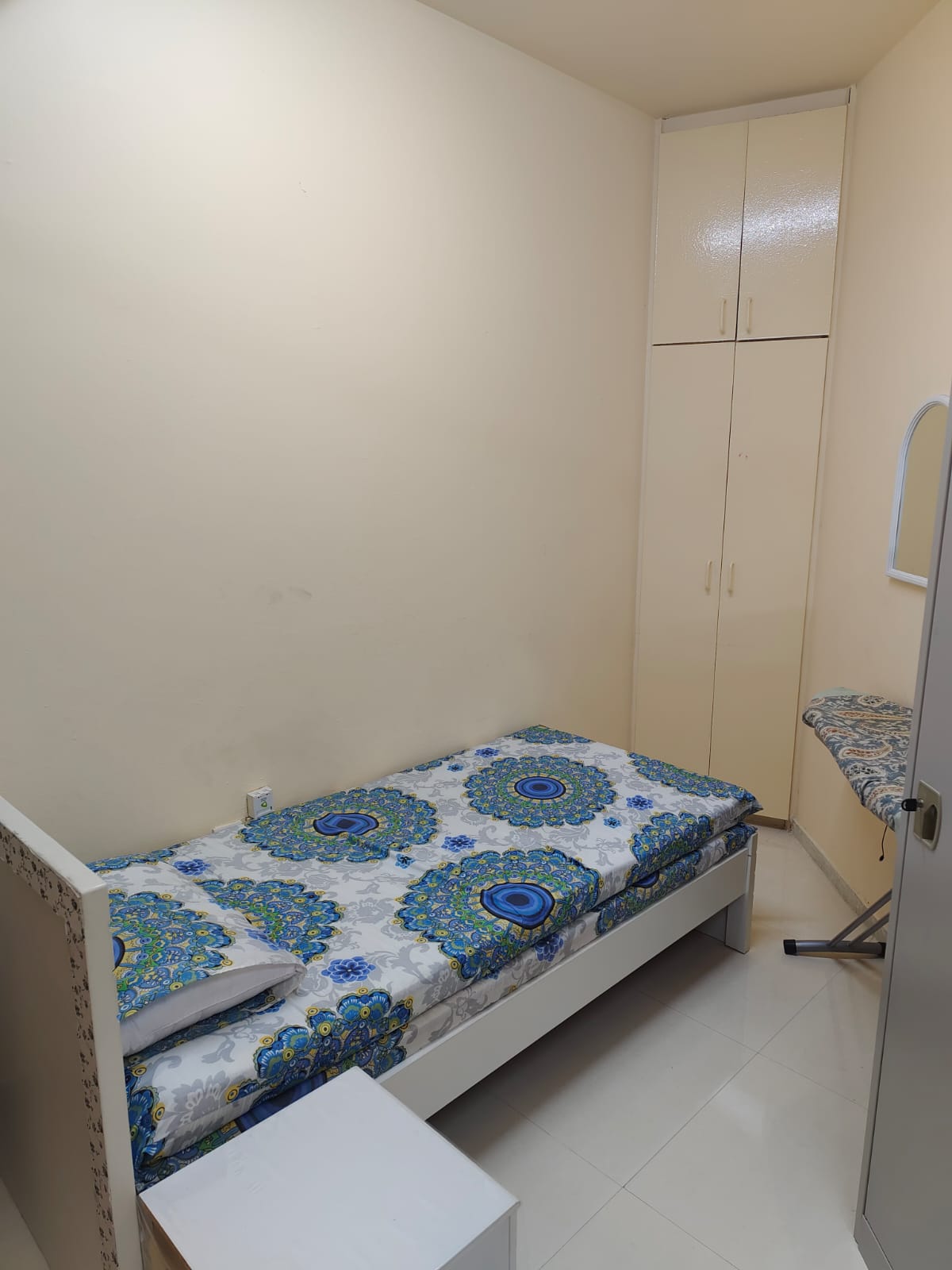 2500 Per Month Including Dewa And Wifi Fully Furnished Room Available In Karama