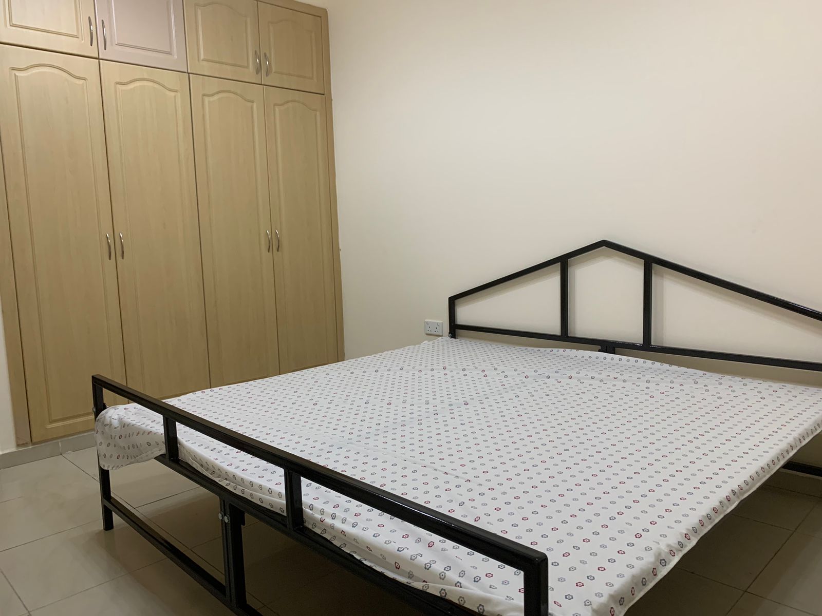 3100 Including Dewa And Wifi Fully Furnished Room Available With Attached Bathroom