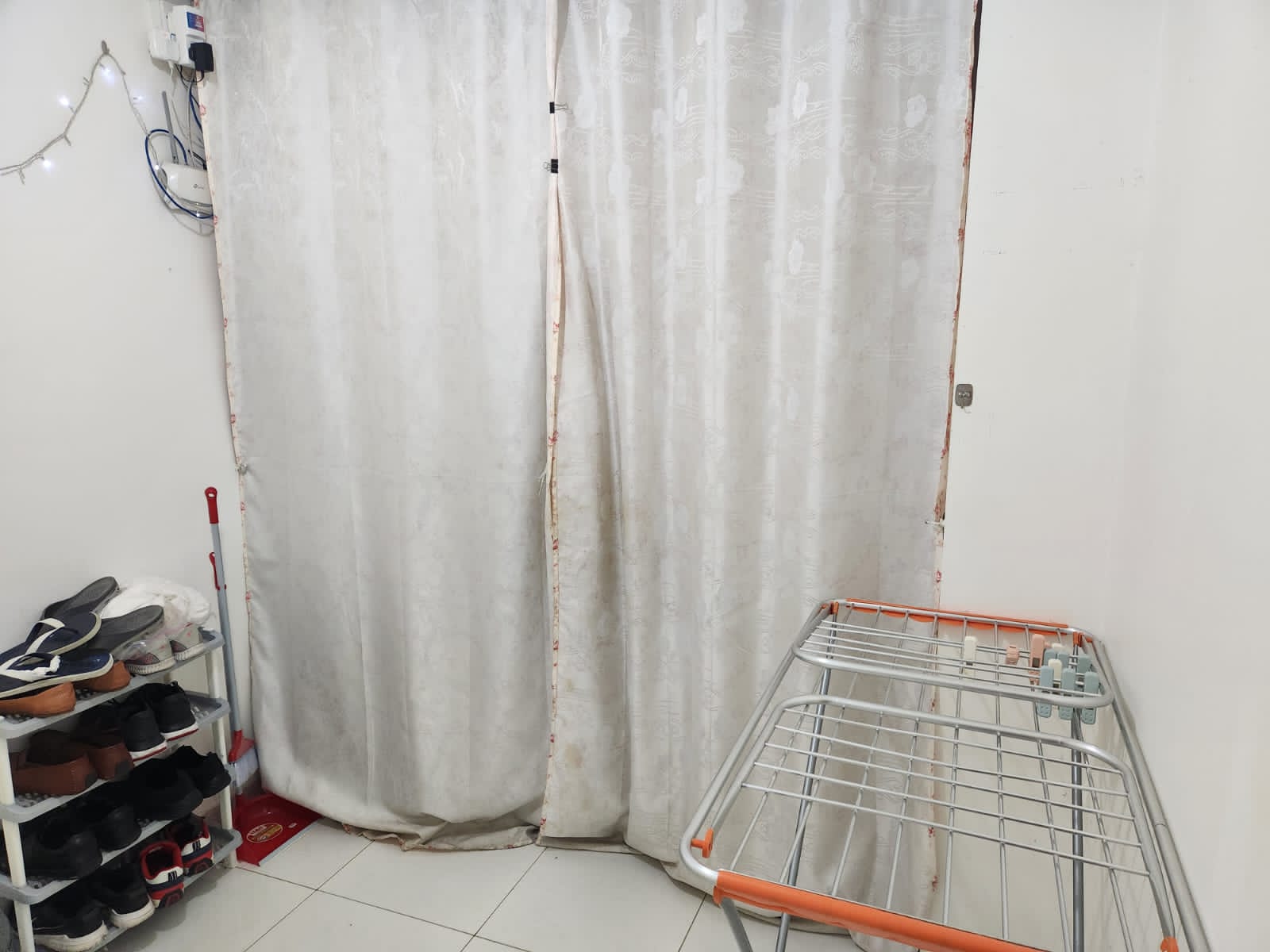 1 Apartment 2 Family Only Attached Bath Spacious Fully Furnished Room Available In Karama