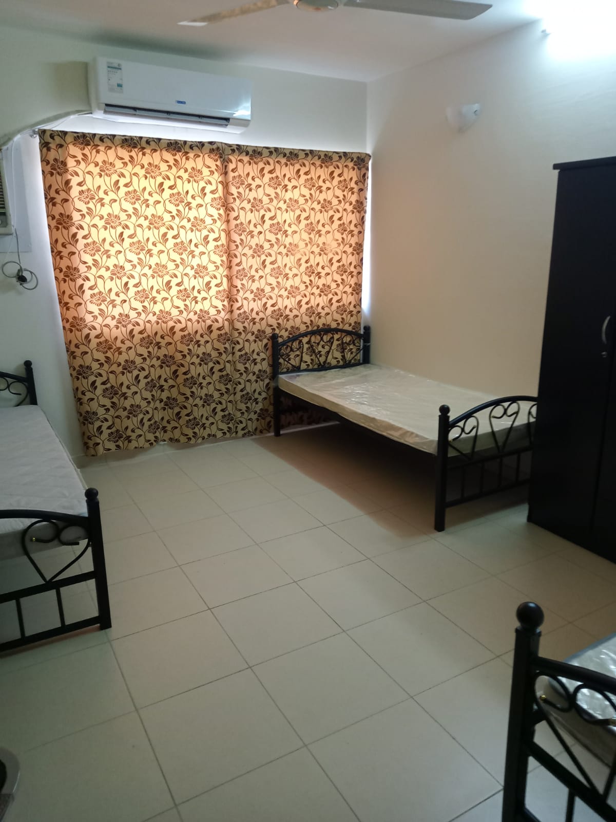 Karama For Executive Bachelor Fully Furnished Including Dewa Bed Space Available