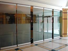 Call 050 209 7517 For BRoken Glass Repair, Replacement, Glass Window Repair, And Aluminum Window Installation In Dubai