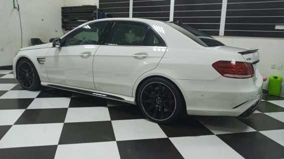 Mercedes E63 2011 Japan 119000kms Aed 79000