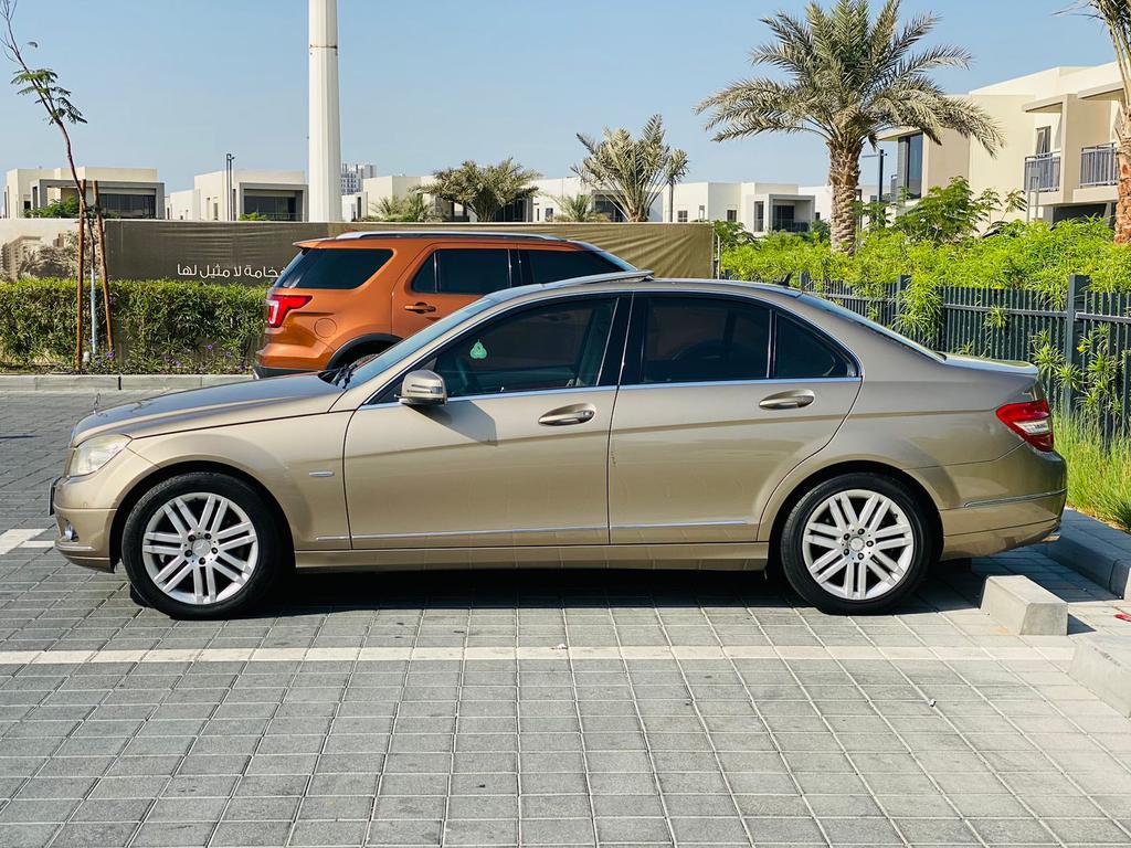Mercedes Benz C200 Kompressor Gcc Very Well Maintained