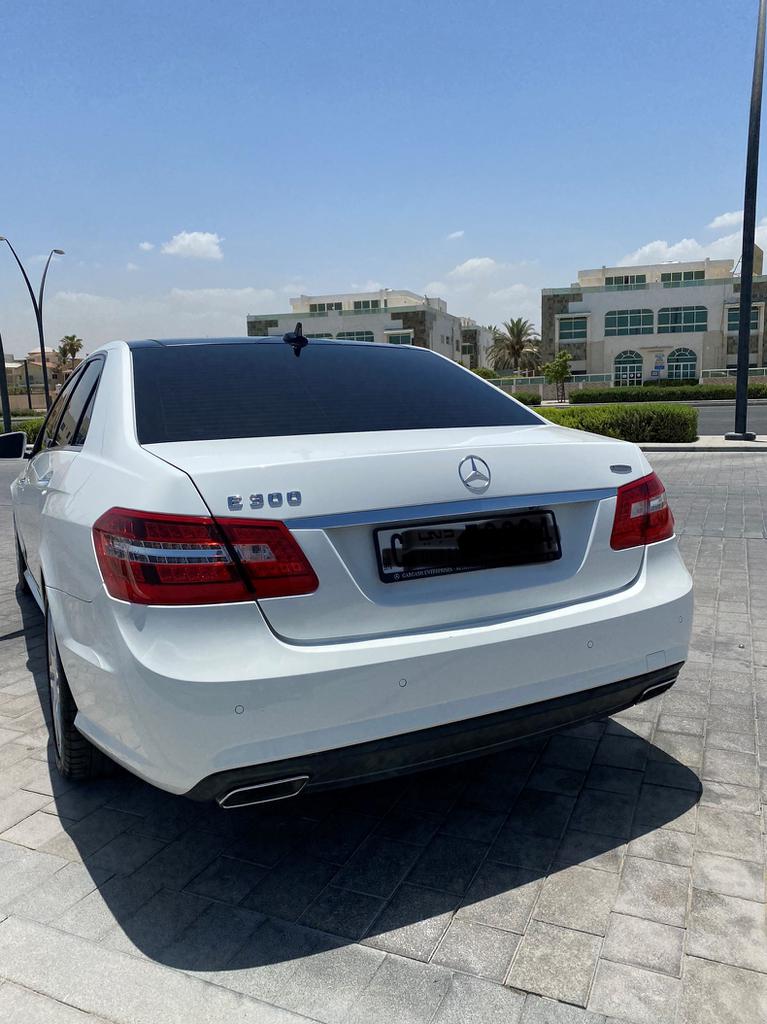 E300 Gcc Top Of The Line for Sale in Dubai
