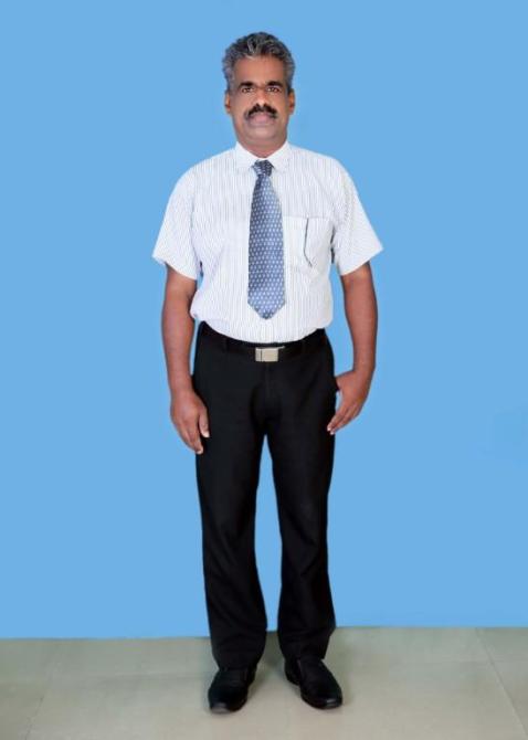 Showroom Salesman Seeks A Job In Uae