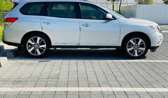 Nissan Pathfinder Ll Agency Serviced Ll 3 5l V6 4wd Ll Sunroof Ll Gcc