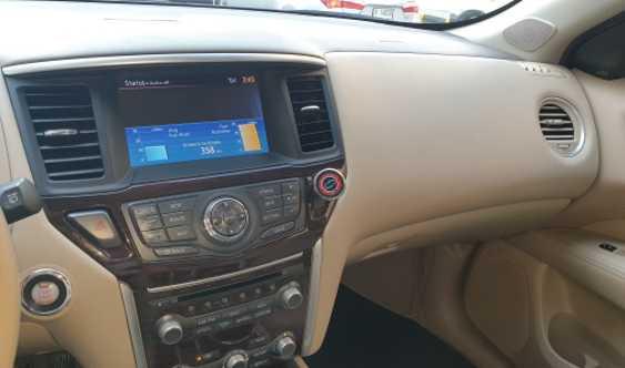 Nissan Pathfinder Sl 2015 for Sale in Dubai