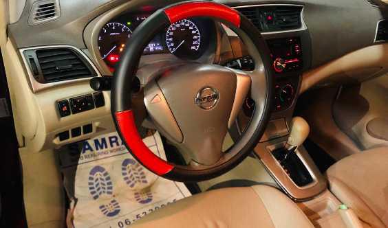 Nissan Tiida 2014 for Sale in Dubai