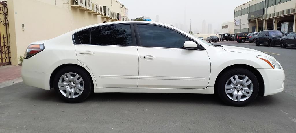 Nissan Altimas2010 Gcc for Sale in Dubai