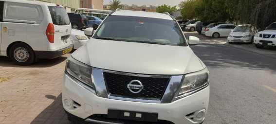Nissan Pathfinder Model 2014 For Sale in Dubai