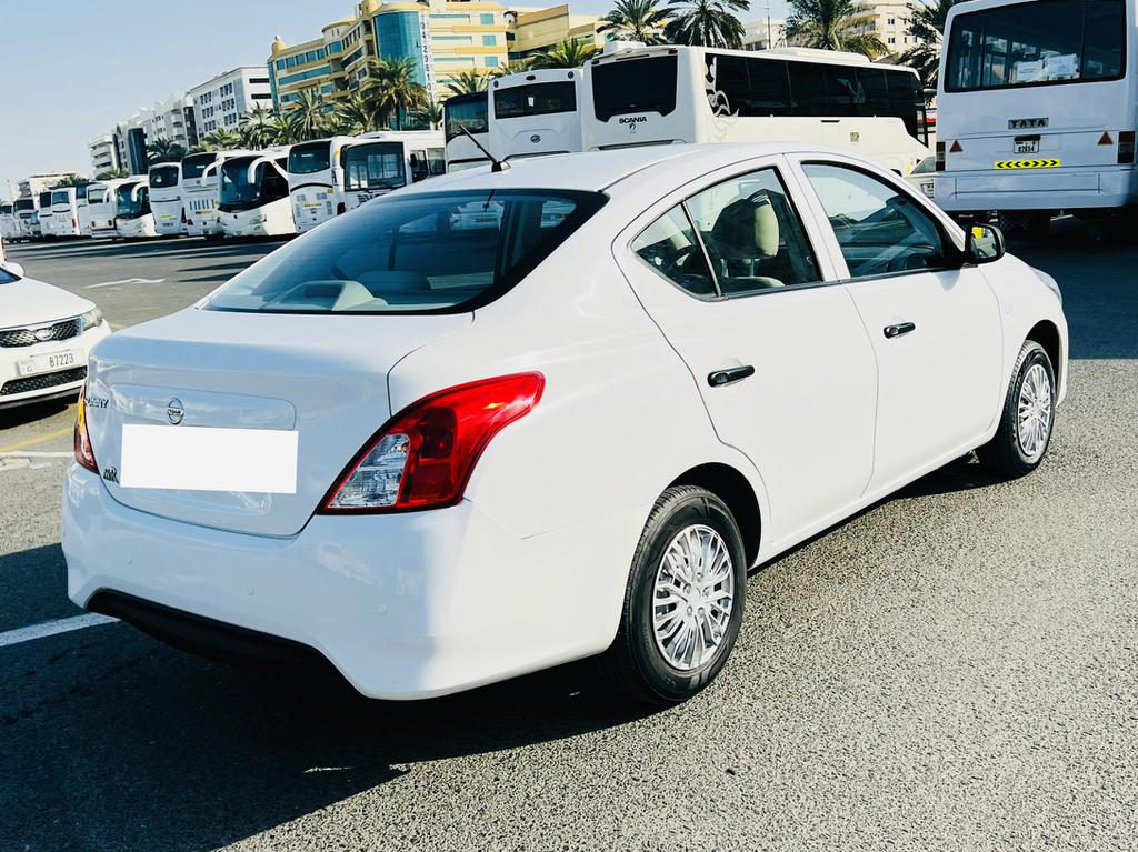 Nissan Sunny 2018 Model Gcc for Sale in Dubai