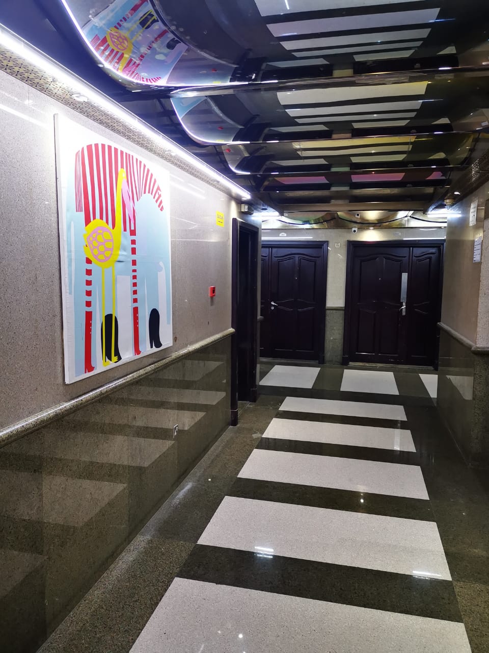 Wonderful Covered Private Partition In Bur Dubai At 1000 Pm All