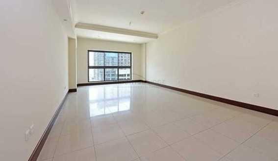 Deluxe Type Huge Balcony Mid Floor in Dubai