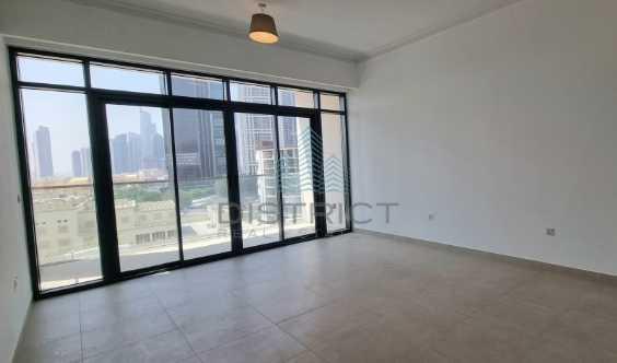 Spacious BRight 1 5 Bathrooms Tenanted in Dubai
