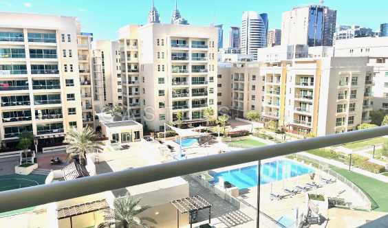 2 Bedrooms Study Full Pool View Vacant in Dubai