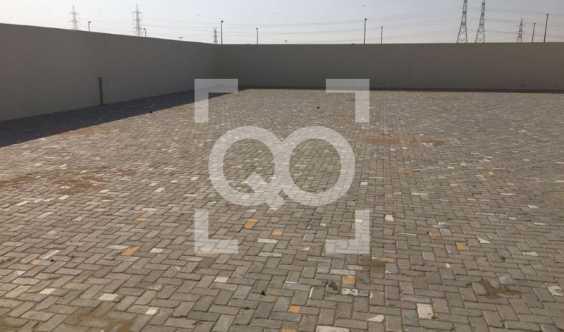 Medium Size Open Yard Free Parking in Dubai