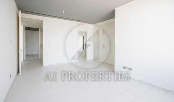 Vacant 2 Bedrooms For Sale With 2 Balconies Corner