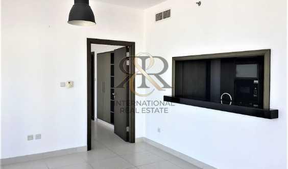 Close To Metro 1 Bedroom With Balcony Prime Location