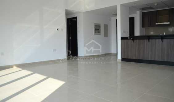 Investment Wise 2 Bedrooms Apartmentw Rental Back