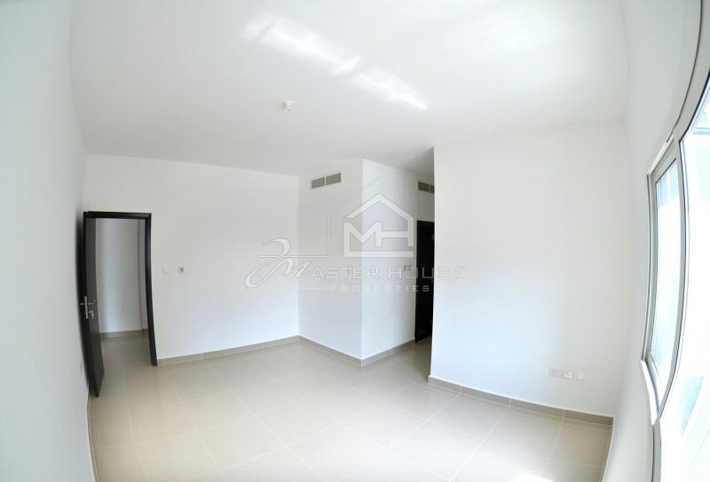 Investment Wise 2 Bedrooms Apartmentw Rental Back