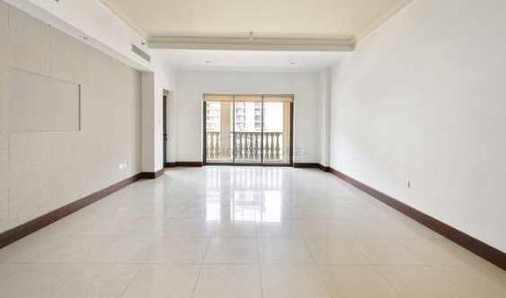 Deluxe Type Huge Balcony Mid Floor in Dubai