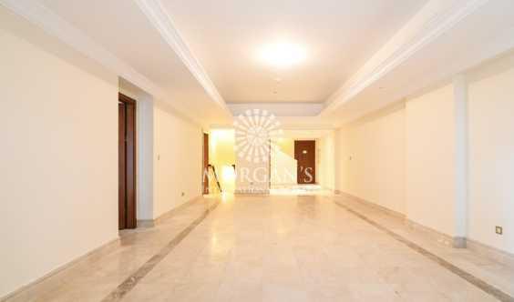 3 Bedrooms Townhouse Vacant Now Private Pool