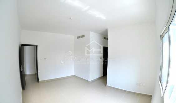 Investment Wise 2 Bedrooms Apartmentw Rental Back