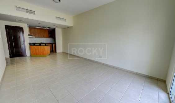 Spacious 1 Bedroom Apartment In Discovery Garden