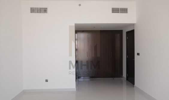 Closed Kitchen BRand New Front Community View