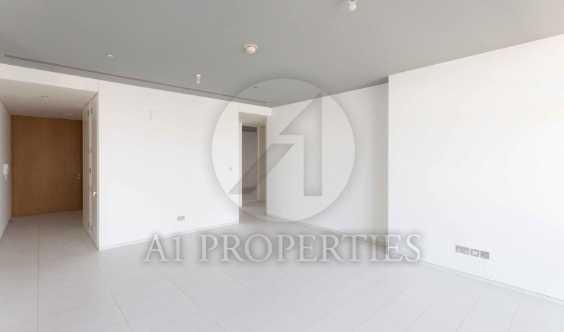 Vacant 2 Bedrooms For Sale With 2 Balconies Corner